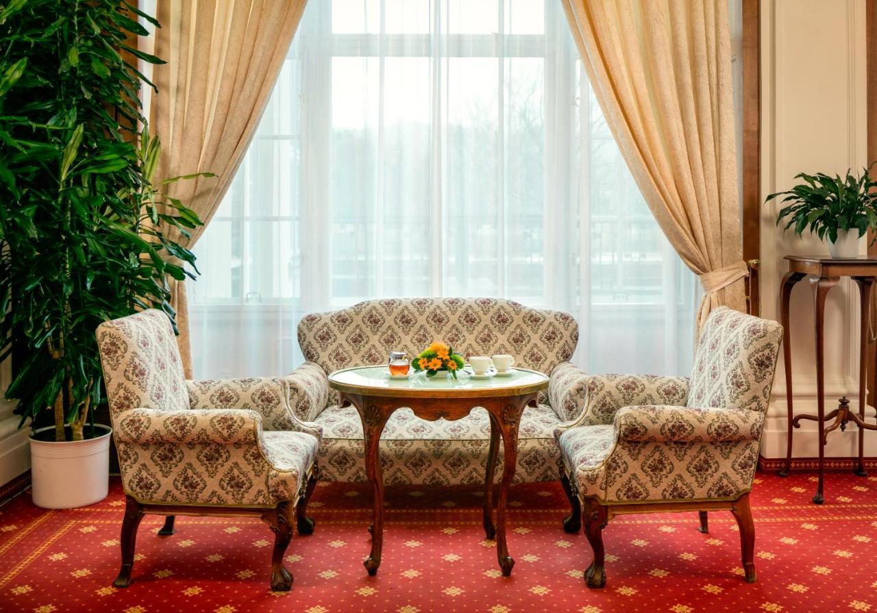 Spa Hotel Imperial Karlovy Vary Exterior foto Interior of the hotel