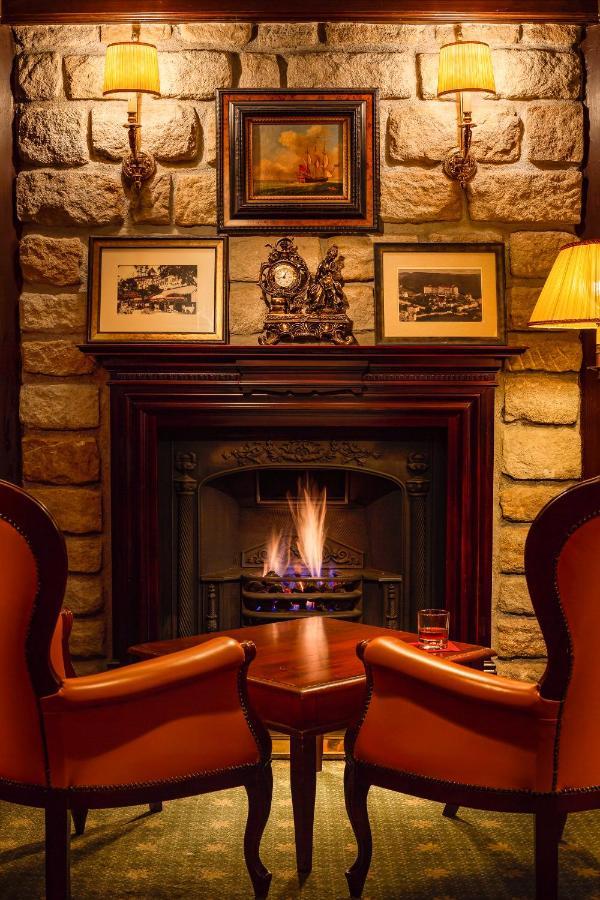 Spa Hotel Imperial Karlovy Vary Exterior foto The fireplace at the 1872 Club