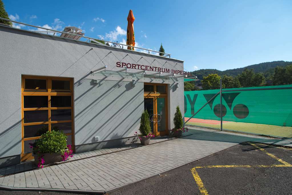 Spa Hotel Imperial Karlovy Vary Exterior foto Sportcentrum