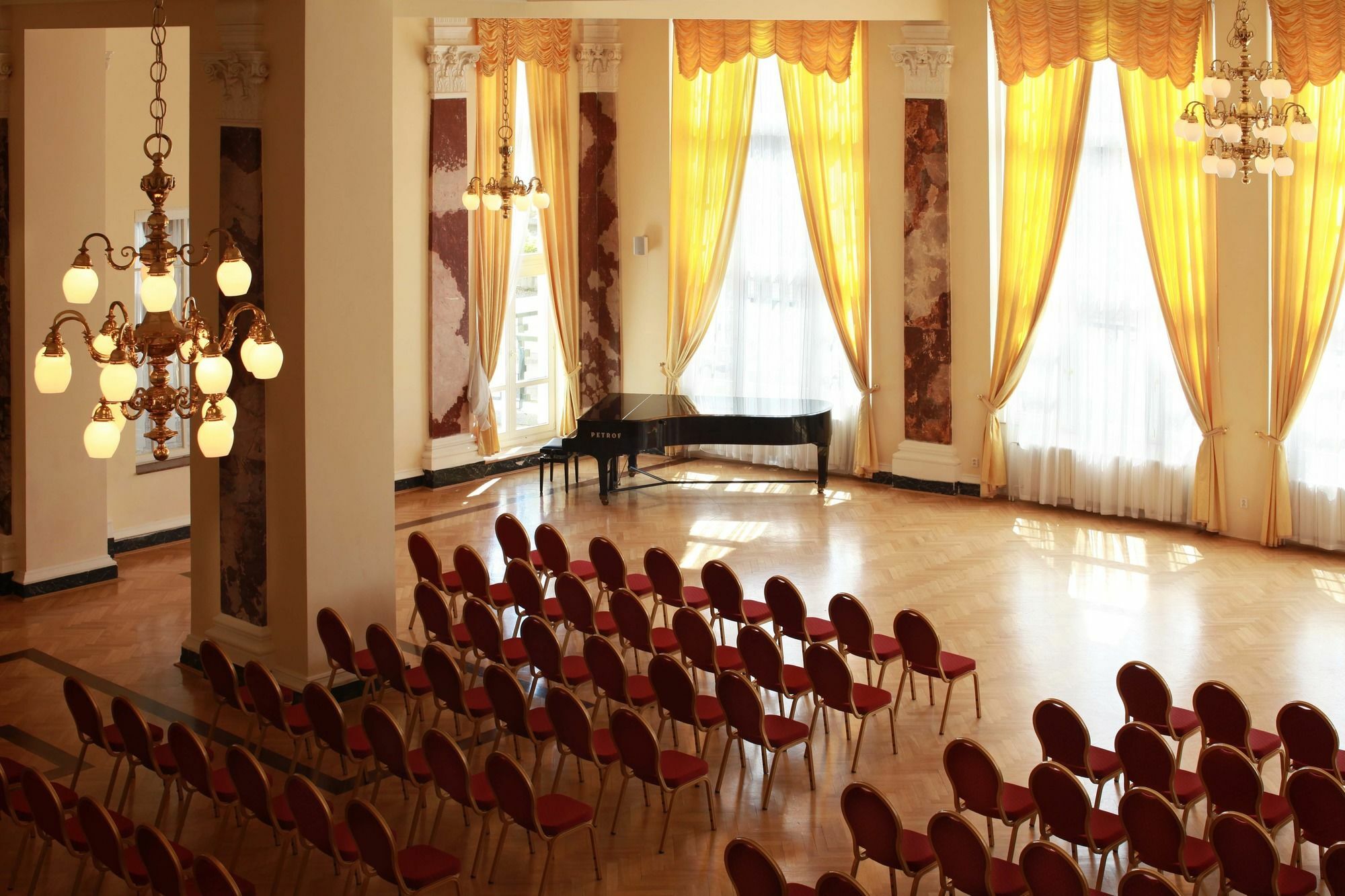 Spa Hotel Imperial Karlovy Vary Exterior foto The main hall of the conservatory